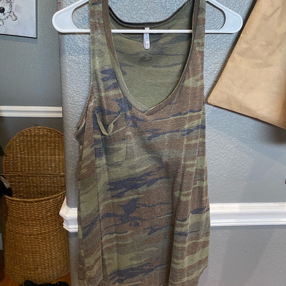 CAMO TANK